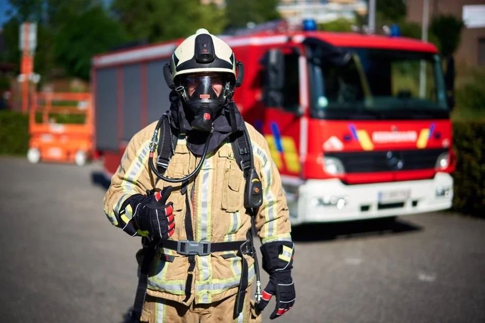 Kapotte vaatwasser in brand gestoken in appartementsgebouw in Kuringen